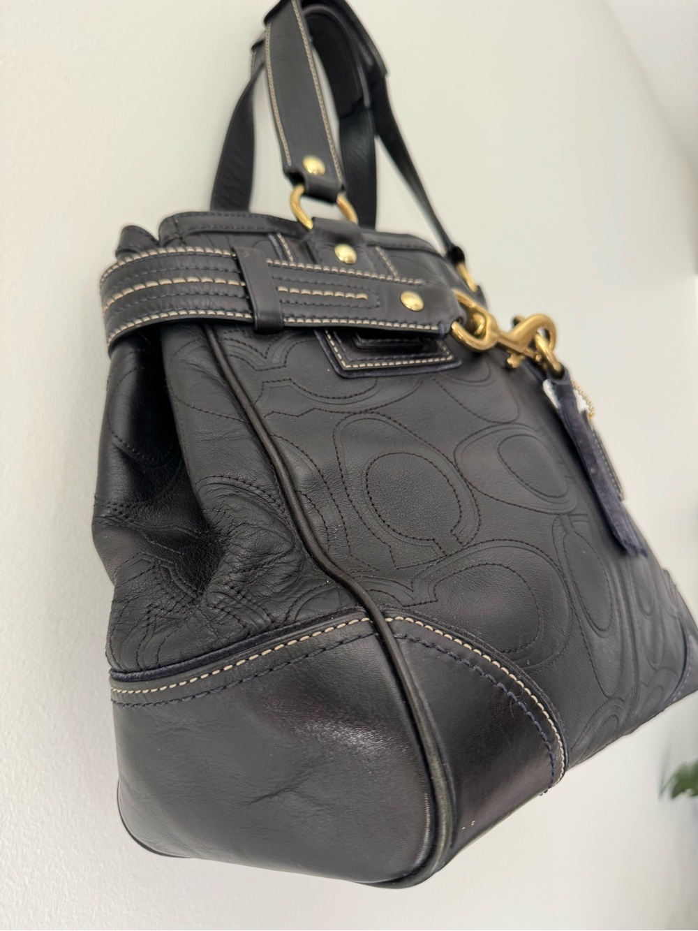 COACH Leather Hampton Embossed Black Shoulder Bag - Picture 3 of 9